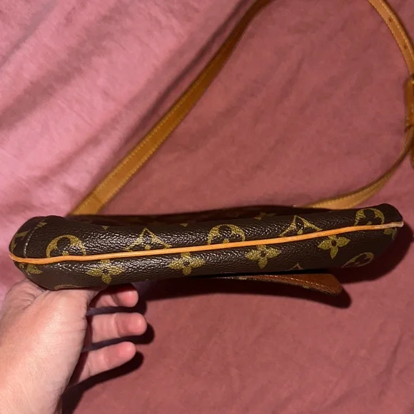 Louis Vuitton PM Salsa Shoulder Handbag, Amazing condition - Picture 3 of 9